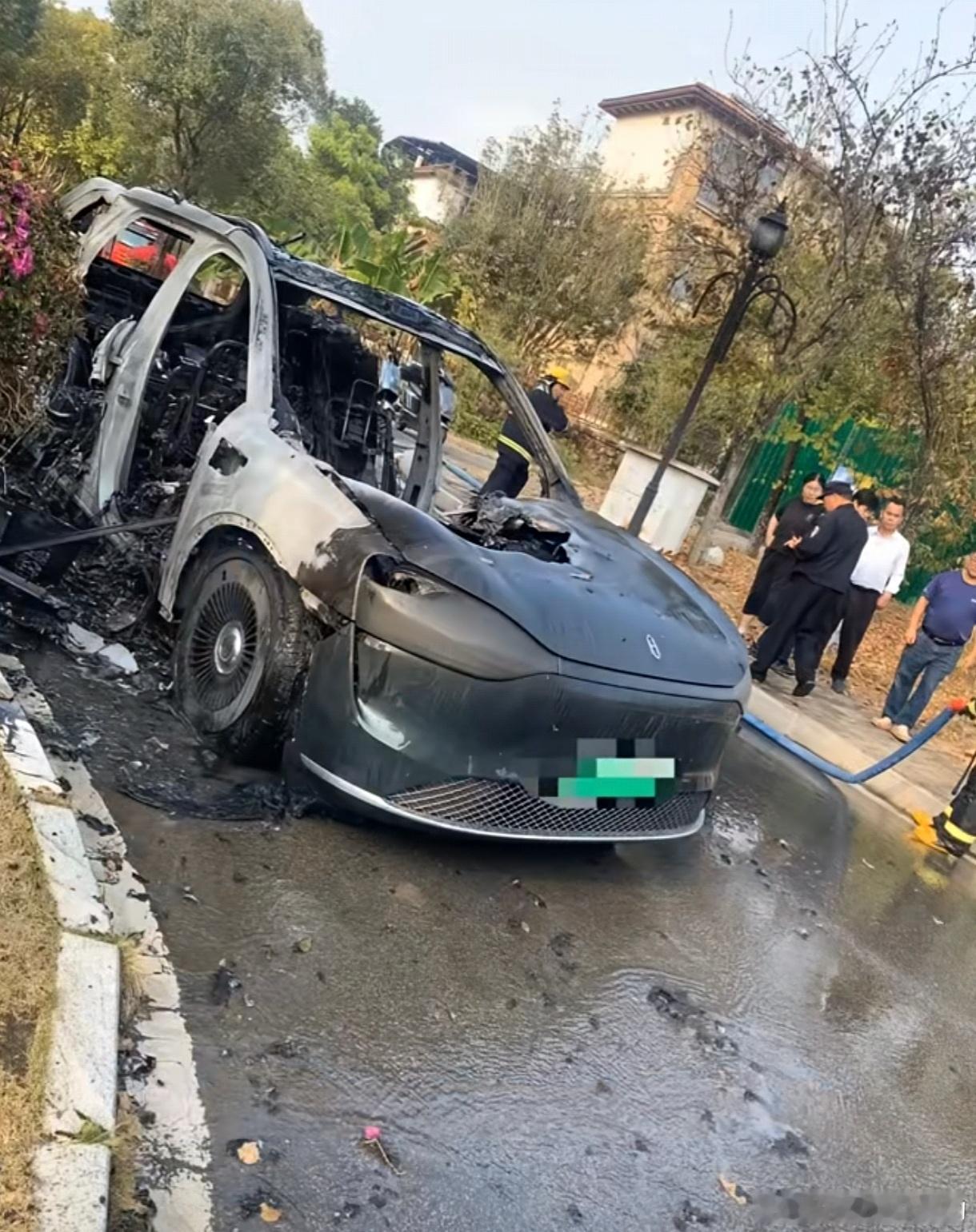 问界M9起火声明是图2的吗？具体原因等官方通报