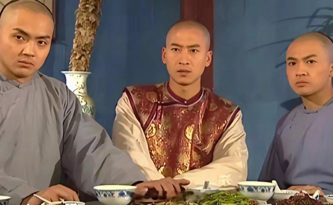 琼瑶剧不能是预制菜也没有道具菜，必须是真炒菜。