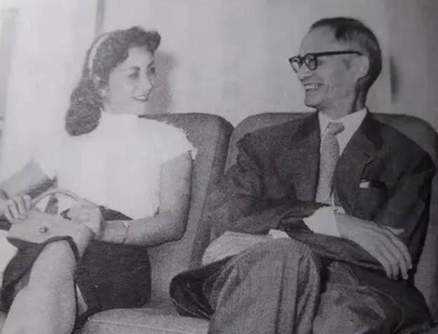 1928年，北大校长蒋梦麟提出和妻子离婚，妻子望着他说：“你会后悔的！”谁知蒋梦