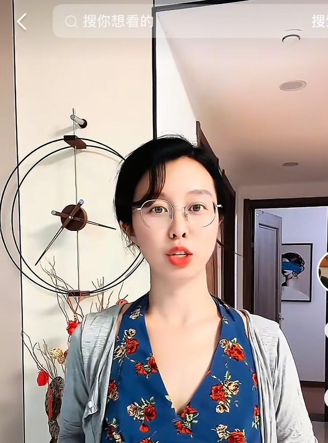 谁给田静取个“国民媳妇”，狠狠打脸了吧，好讽刺。这个女人不简单，刚刚认亲的时候