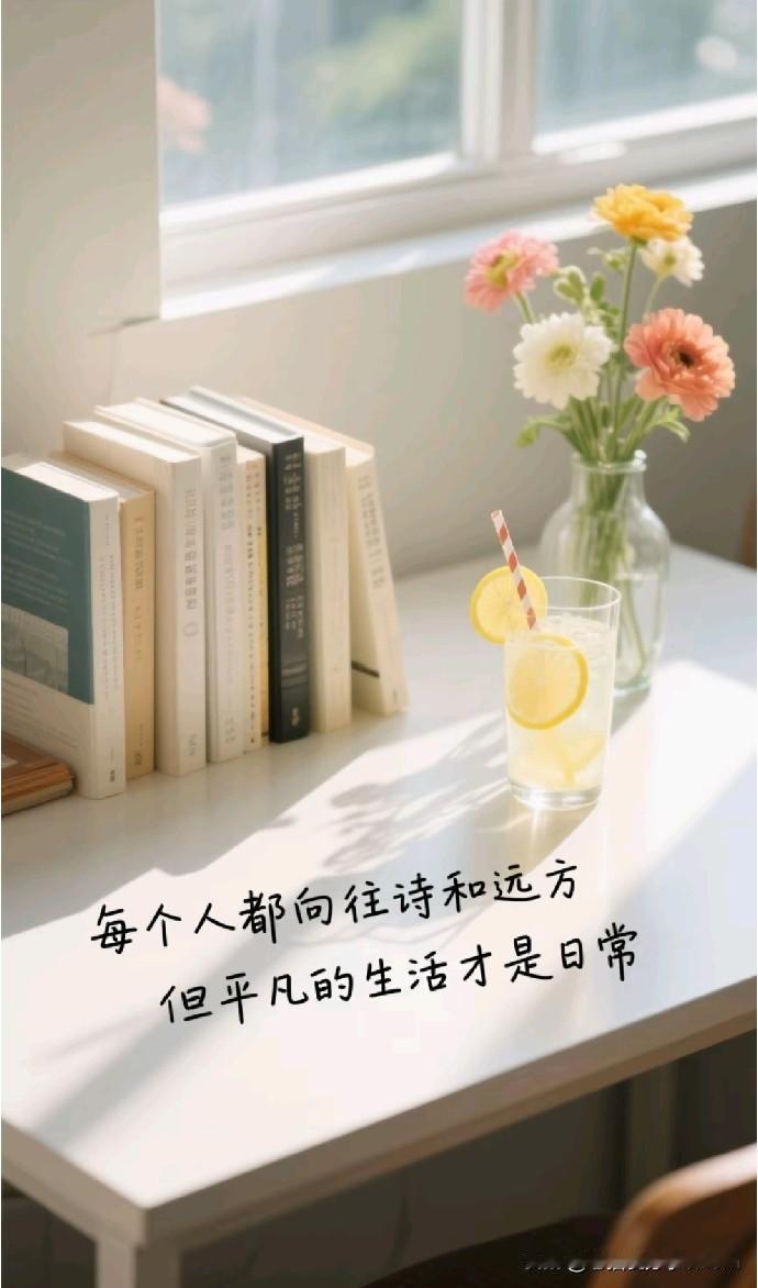 最近听到一个特别有意思的说法：如果你衣柜里，还有穿了超过10年的衣服，而且现