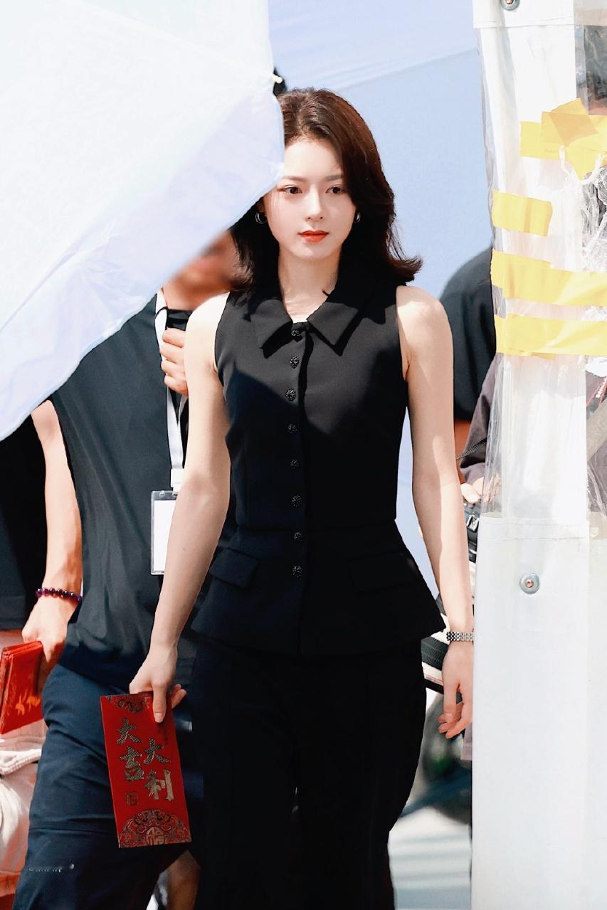 娱乐赵今麦无可替代妆造赵今麦清冷高智感美我一大跳[爱心]​​​​