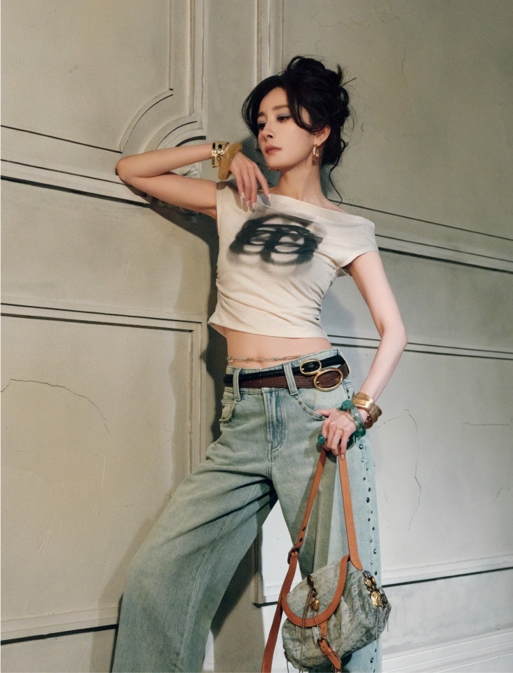 misssixty能处，每次公主号都发好多花絮图！杨幂演绎柔与酷的共生乐章，表现