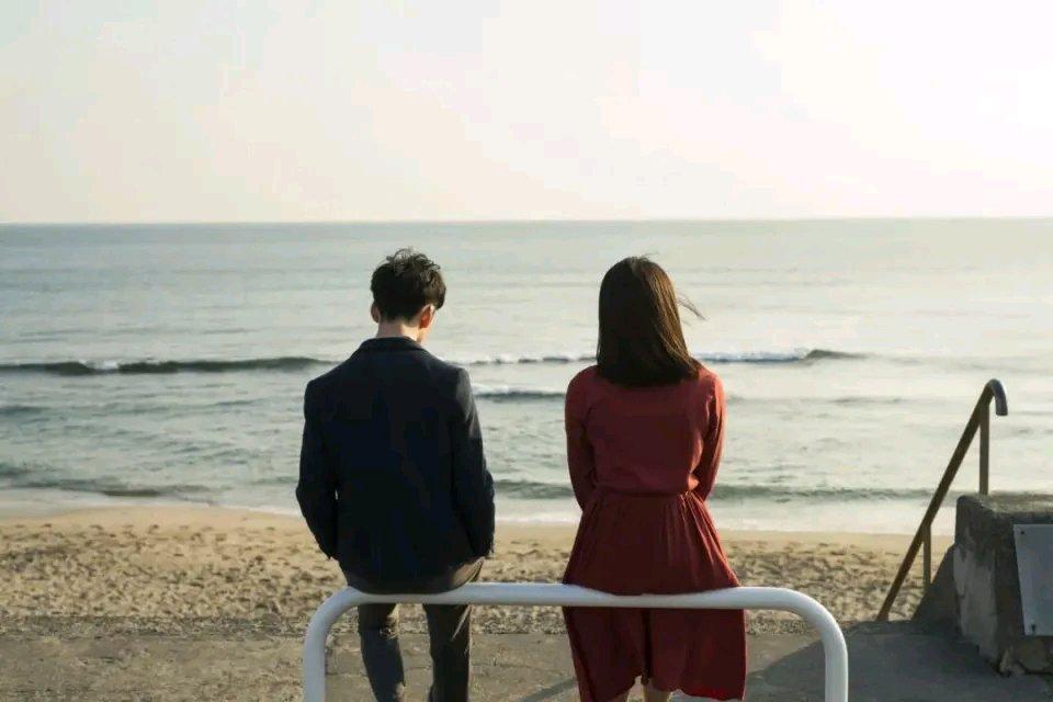 国庆回村听说邻居家女人强势，男人干啥她都管，男人想做啥都被否决。可深入了解才知道