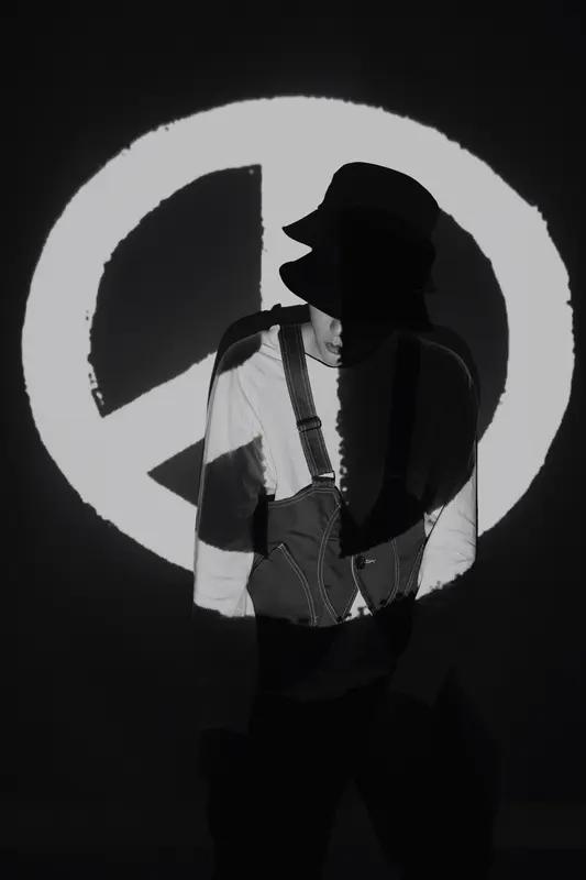 如何评价《狂野时代》的票房表现《狂野时代》的票房表现堪称艺术片里的奇迹。截至1