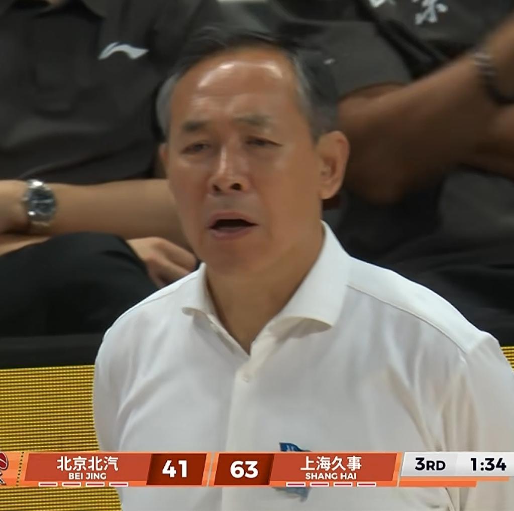 看了古德温在京沪之战第三场的表现，北京球迷只想问许利民指导一个问题：赛前研究过古