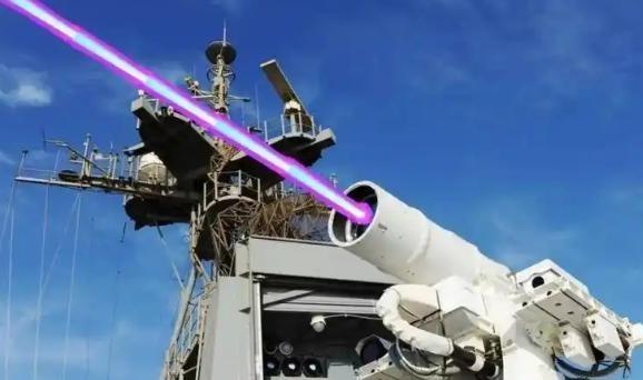 立陶宛人热议中国激光武器曾称：中国激光武器很好对付，激光武器发射的光可以用“镜子