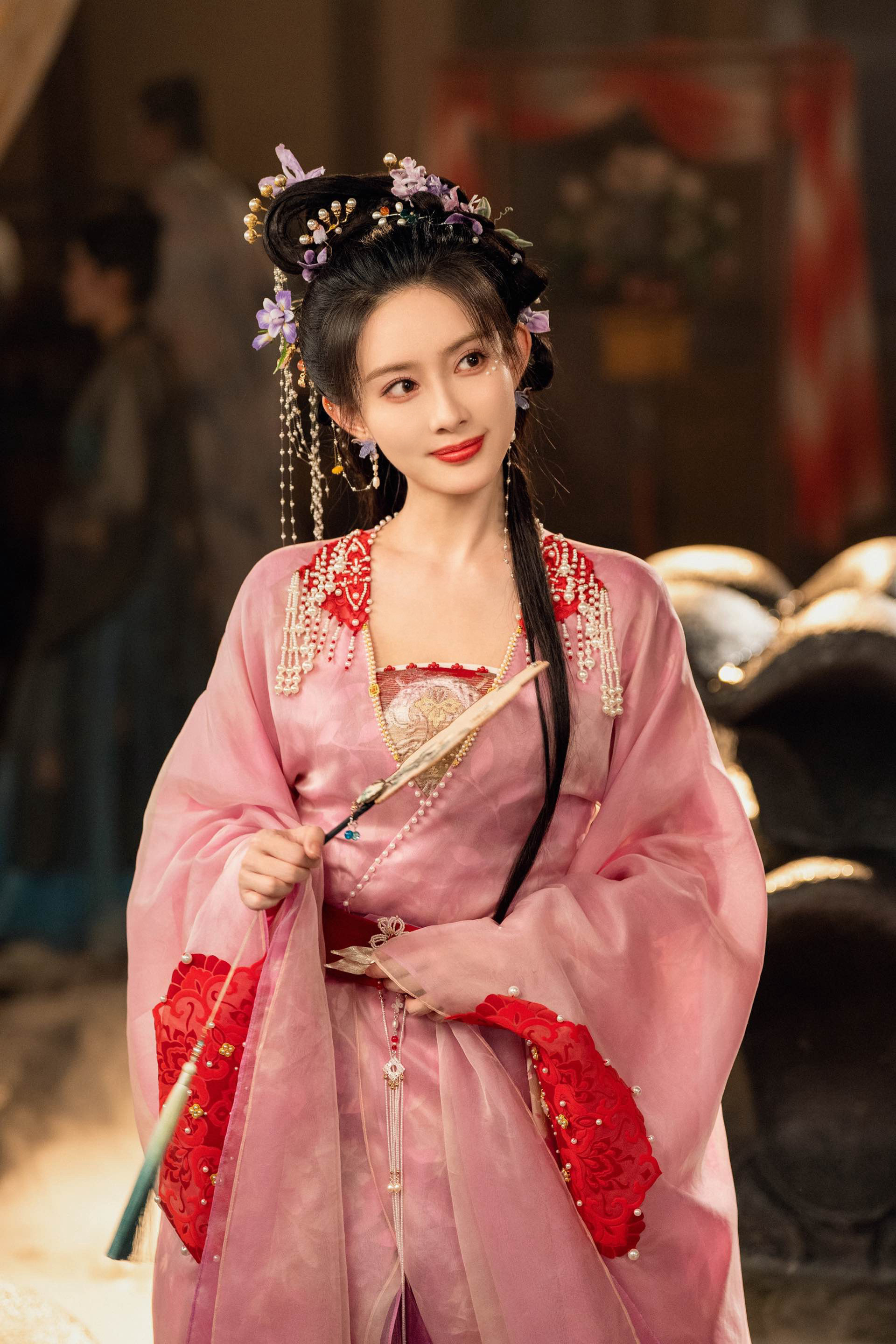 孟姐工作室一如既往高质量的剧照～～～孟子义《淮水竹亭》青木媛1️⃣粉衣+碎钻眼