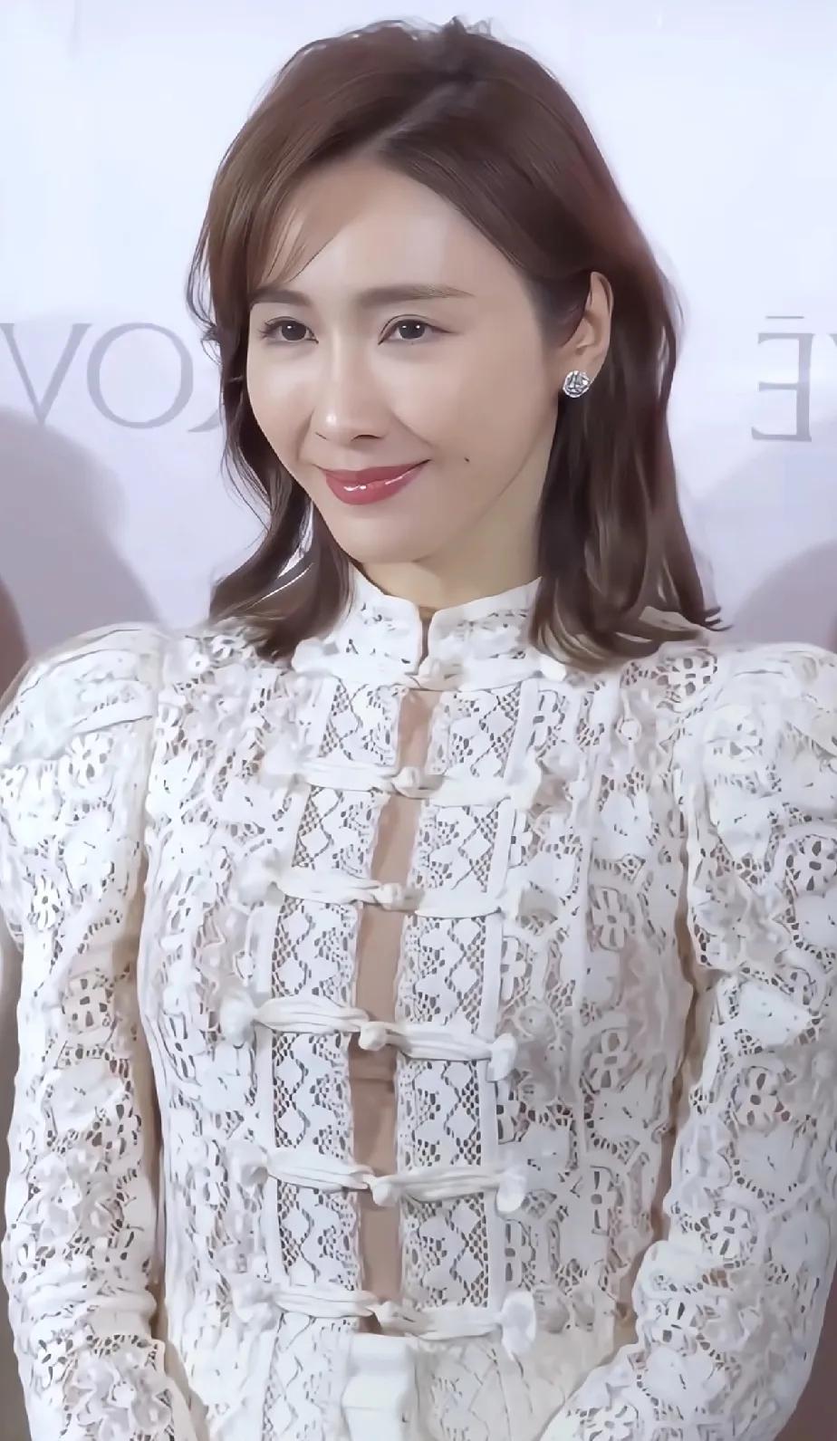 心痛啊，黎姿变得她妈妈都快认不出了吧？这还是那个可爱的小哑巴吗？好好的一个