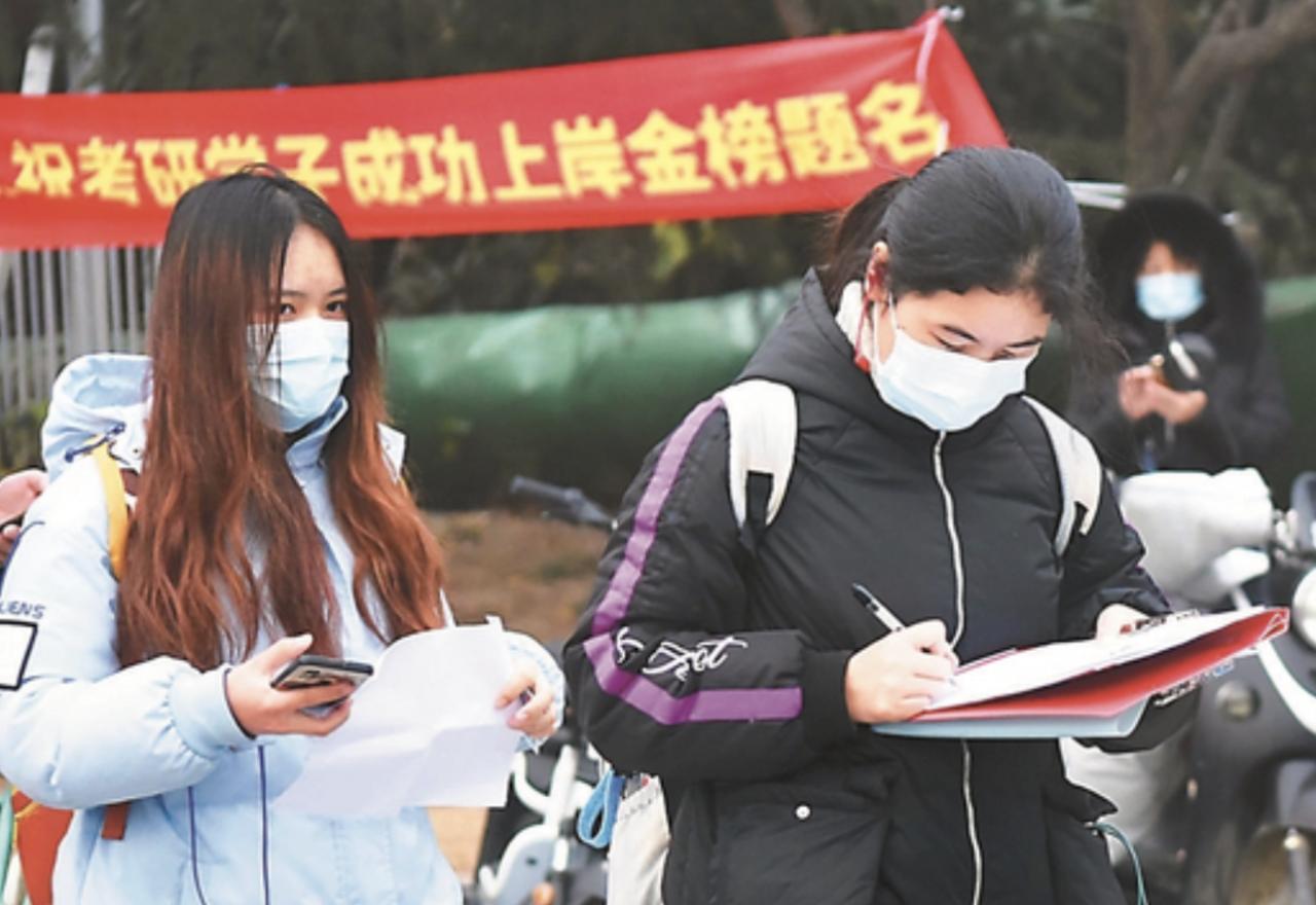 真的是编制让人变得现实，我一个表哥，去年刚离了婚。说起来这事，我到现在都觉得