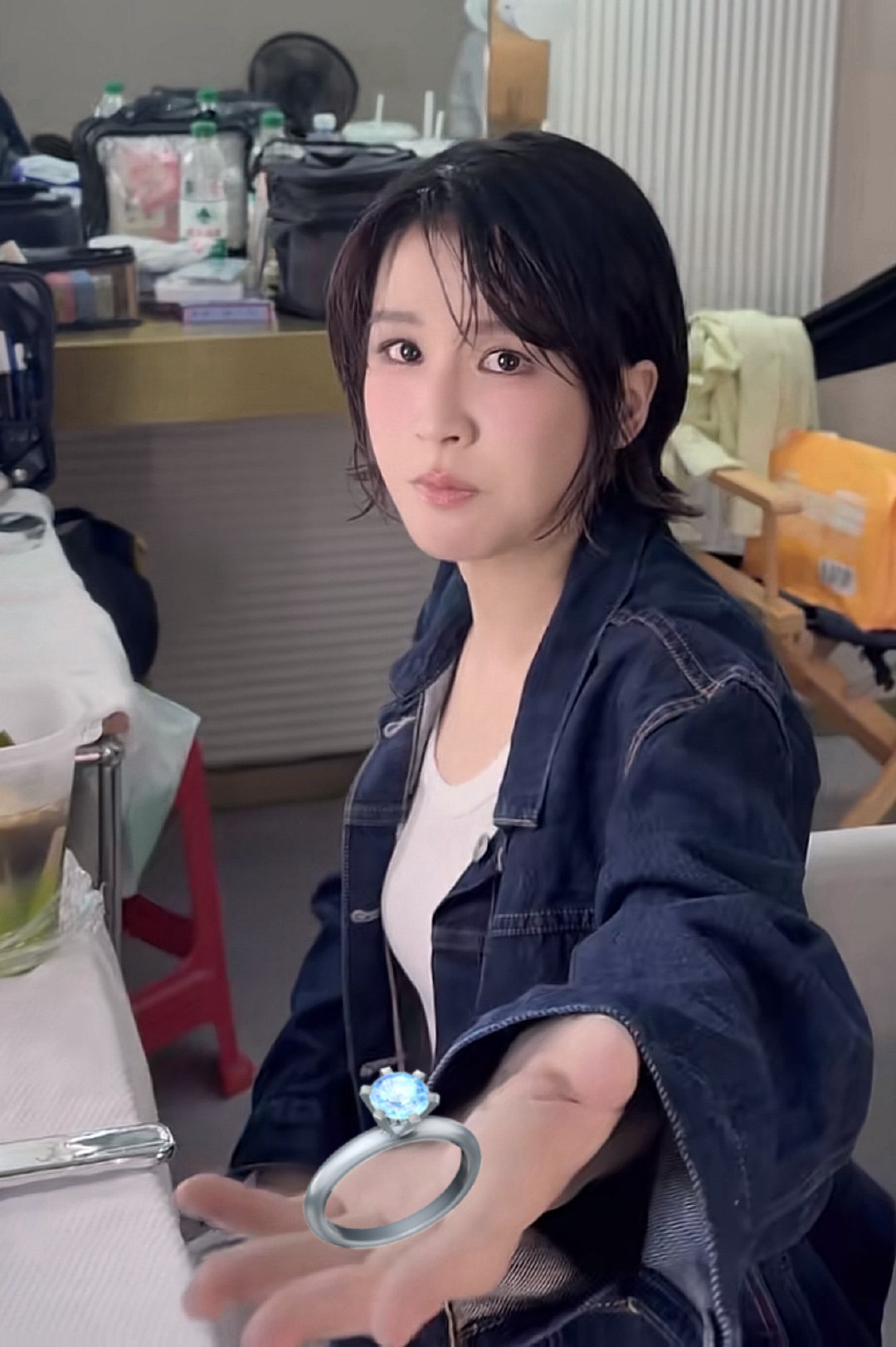 正吃饭呢她突然就把钻戒💍掏出来了我只好嫁啦​