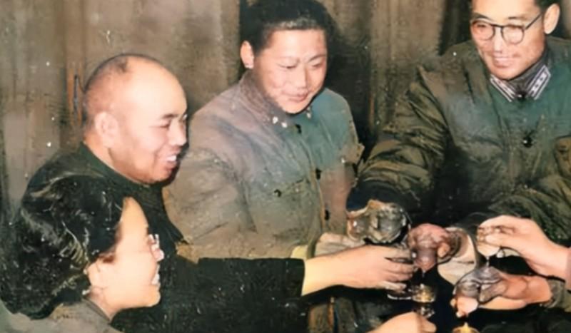 1955年，许世友喝得正高兴时，接到了北京打来的电话，他显得有些不悦，冷冷地说：