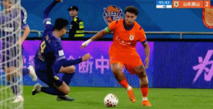 杨帆是个雷，使用需谨慎！中超联赛第七轮津门虎主场对山东泰山一役补时阶段，泰山外
