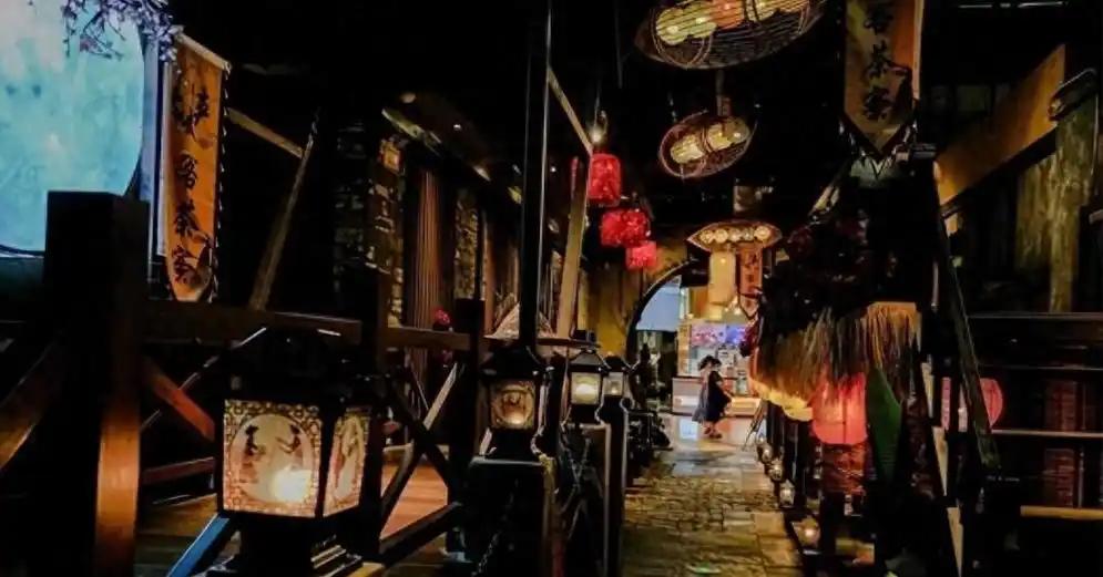 古人不是不想熬夜，宋朝以前晚上八九点就睡，完全是被逼的！如今晚上十一点点一份