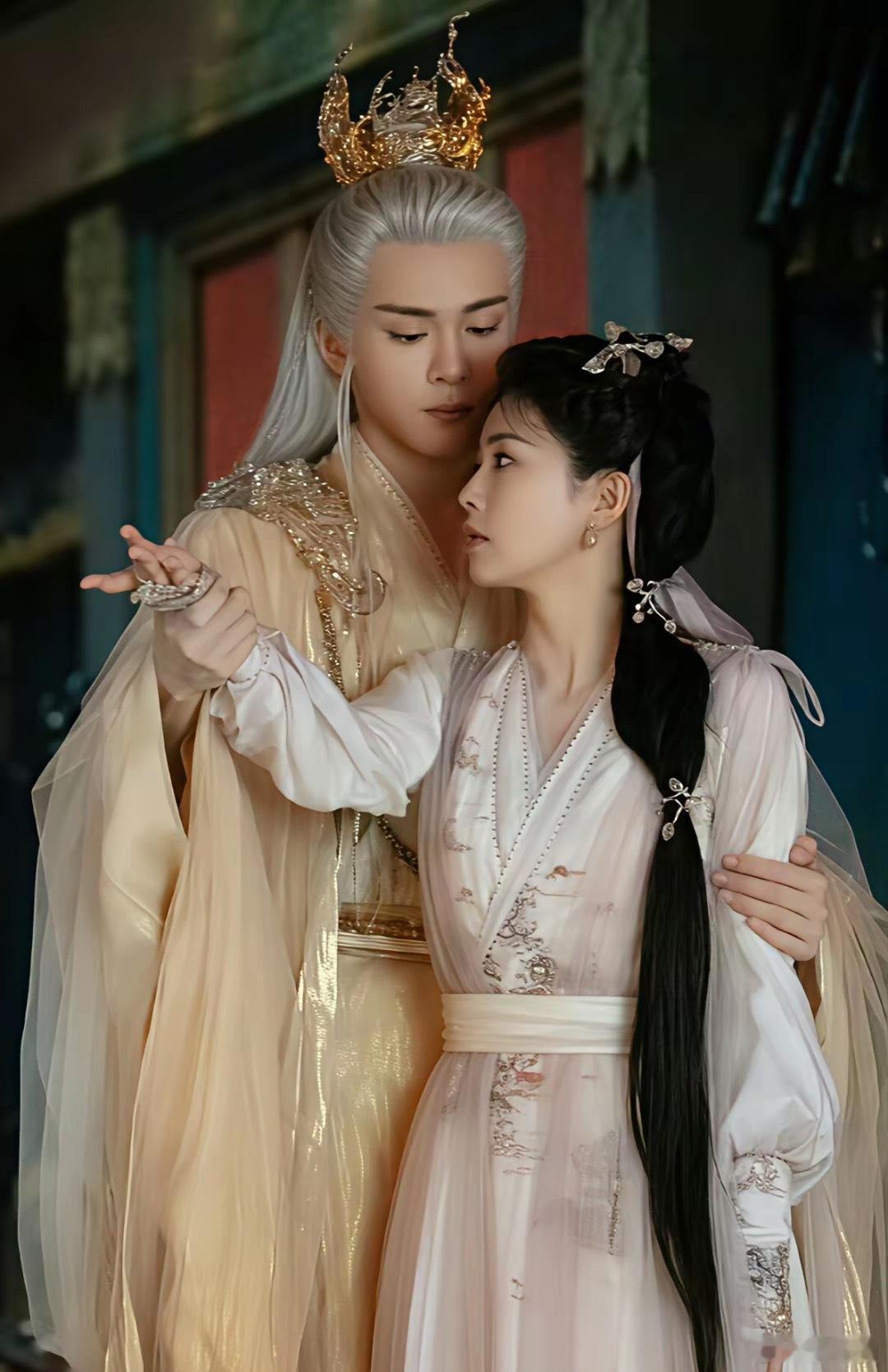 《临江仙》到底会不会爆火，还真不好说，但我敢肯定它绝对不会扑。毕竟白鹿的扛剧能力