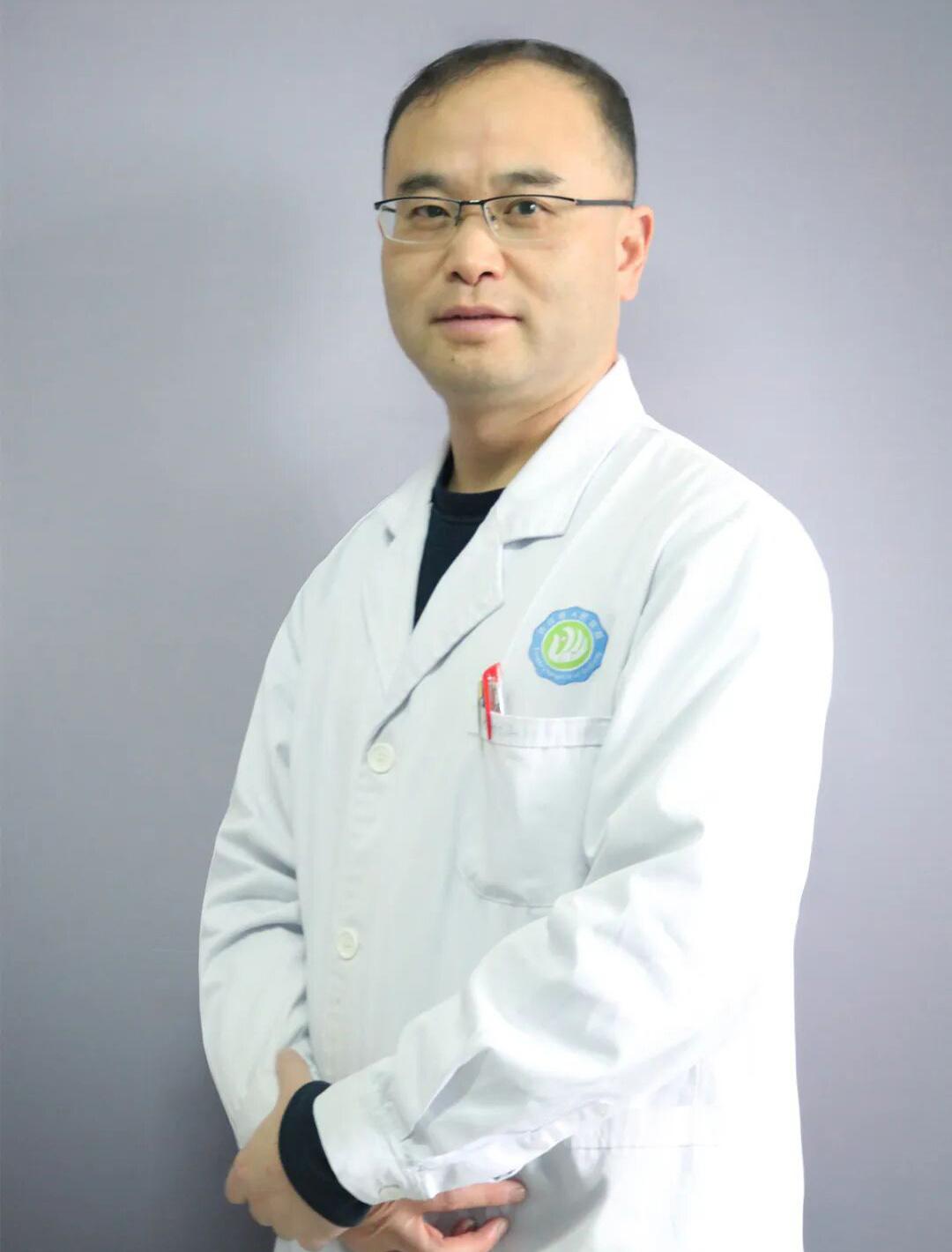 没想到一个县级医院的普通科室主任也会上热搜，贵州铜仁市德江县人民医院医学影像科的