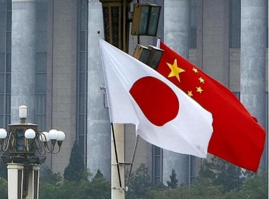 日本半死了，如果仅是中国一家制裁日本，日本可能还剩一口气。 这话一点都不夸张