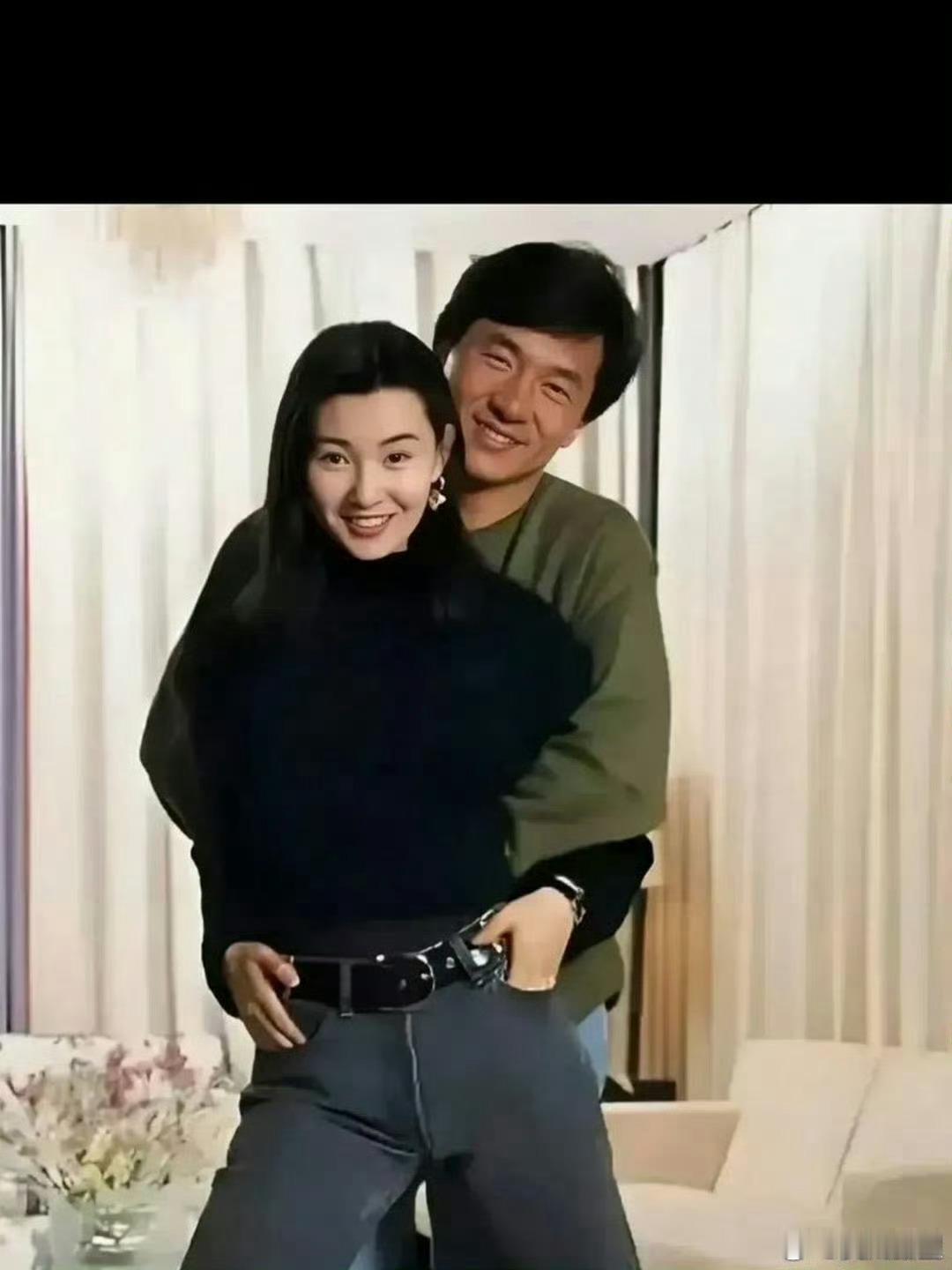 原来成龙老师年轻时候是这样的