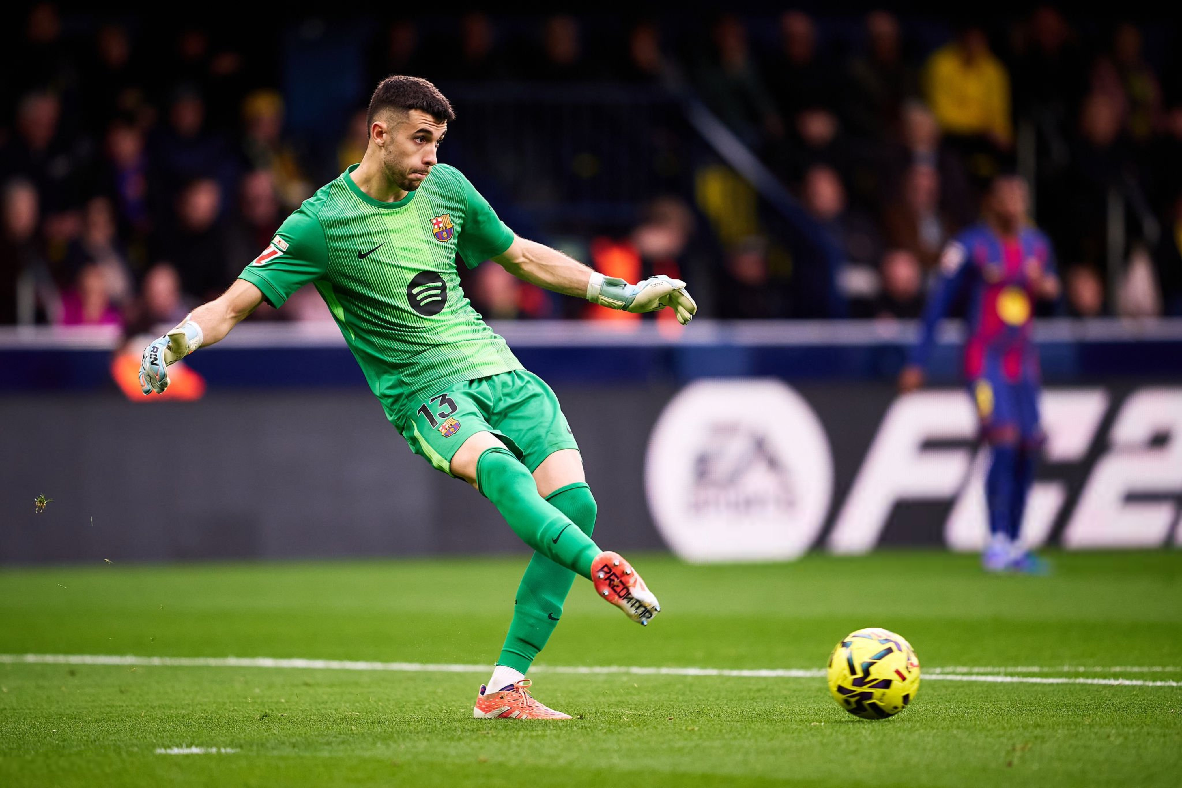 世体: 用超神表现回应弗里克, 乔安-加西亚坐稳一门