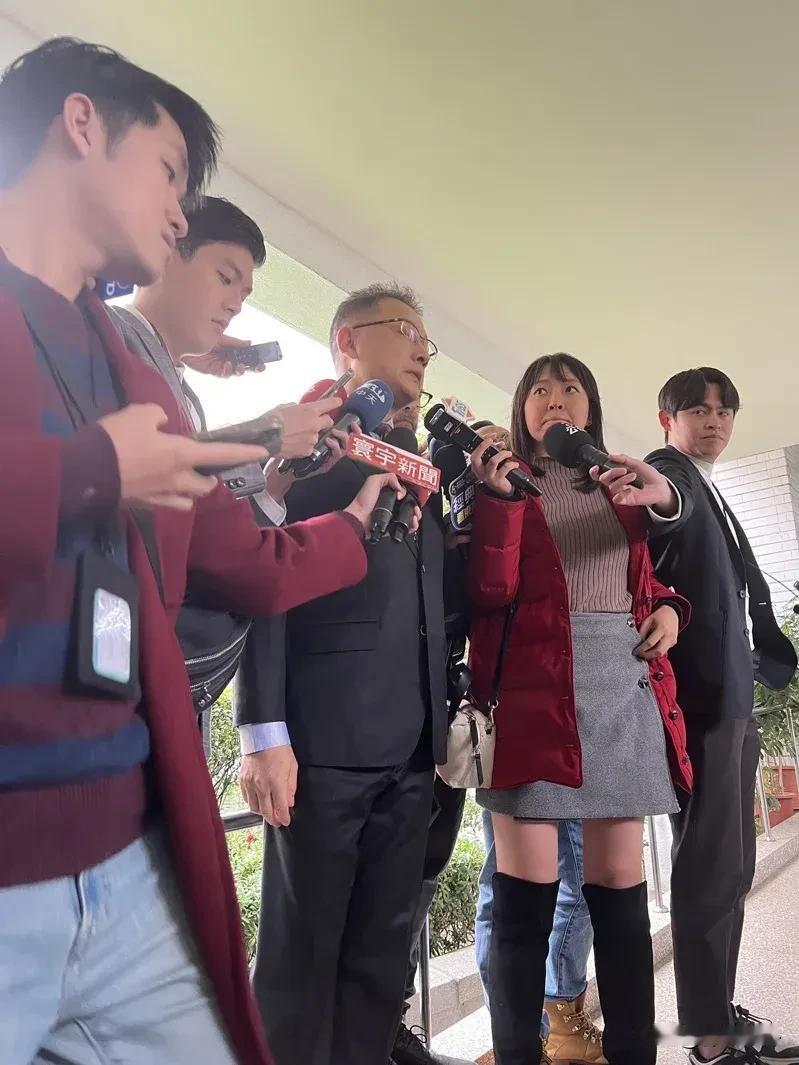 台湾女性也要服兵役了吗台湾防务部门否认了说只是在研究大家知道台湾的成年男子