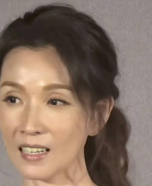 叶全真：岁月不败美人，从年轻美到老的清水芙蓉