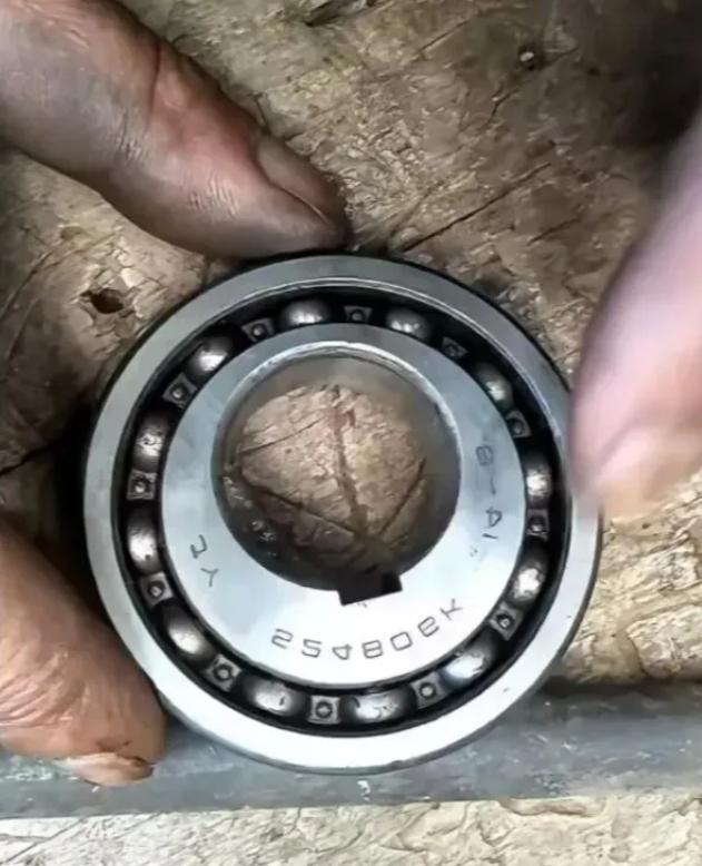 车间那位年轻电工的丈母娘心上装着的轮子，有几个电工见过呢！这可是个稀罕物，我
