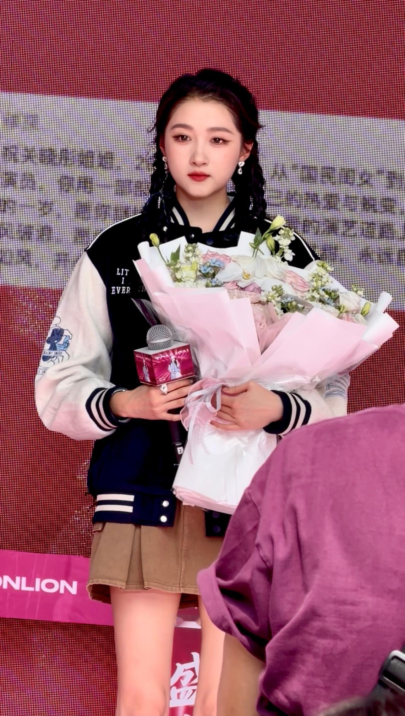 #关晓彤#忍不住了我先发一波我拍的美图🙌​