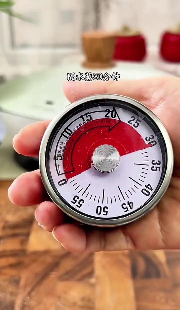 生姜洋葱红糖水一直是中国传统的冬季养生法，主打祛寒暖身和激活新陈代谢。最新研究