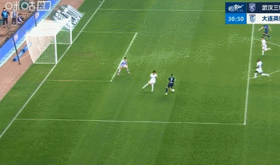 5分钟2球！大连英博怎么啦？0比2武汉三镇中超第二轮，武汉三镇坐镇主场迎战大连