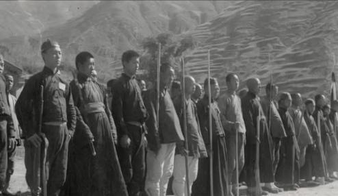 1944年浙江土匪头目王鼎山，派出2名女土匪来到浙东抗日根据地，竟然希望