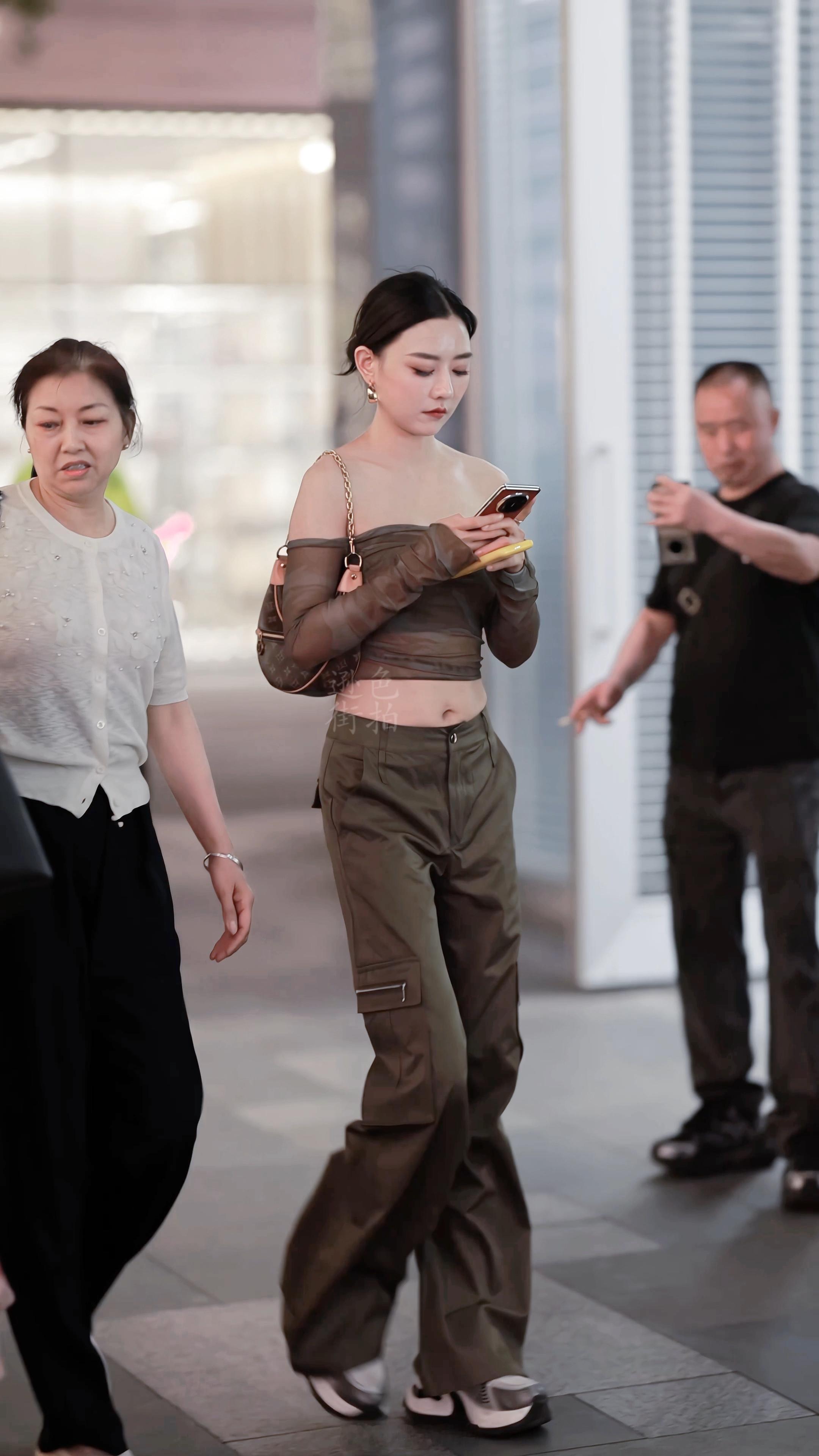 【成都街拍】[比心][比心][比心]丨摄影拍照每日穿搭​​​