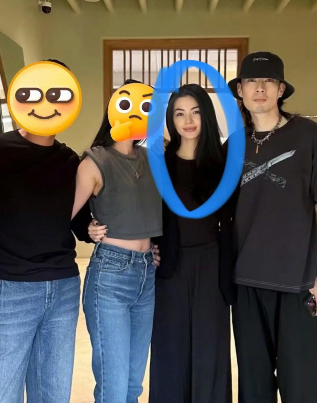 终于看到吴建豪新婚老婆的容颜了，看起来和他前妻的风格不一样。这个有点点文艺温