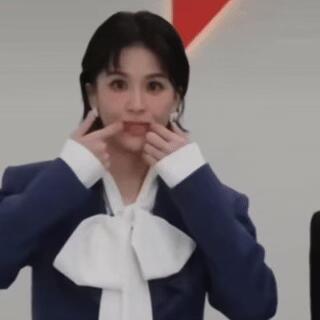 乘风所有姐姐忙一天打开手机天塌了姐姐们的表情包就这么被“公开处刑”了哈哈哈哈哈哈