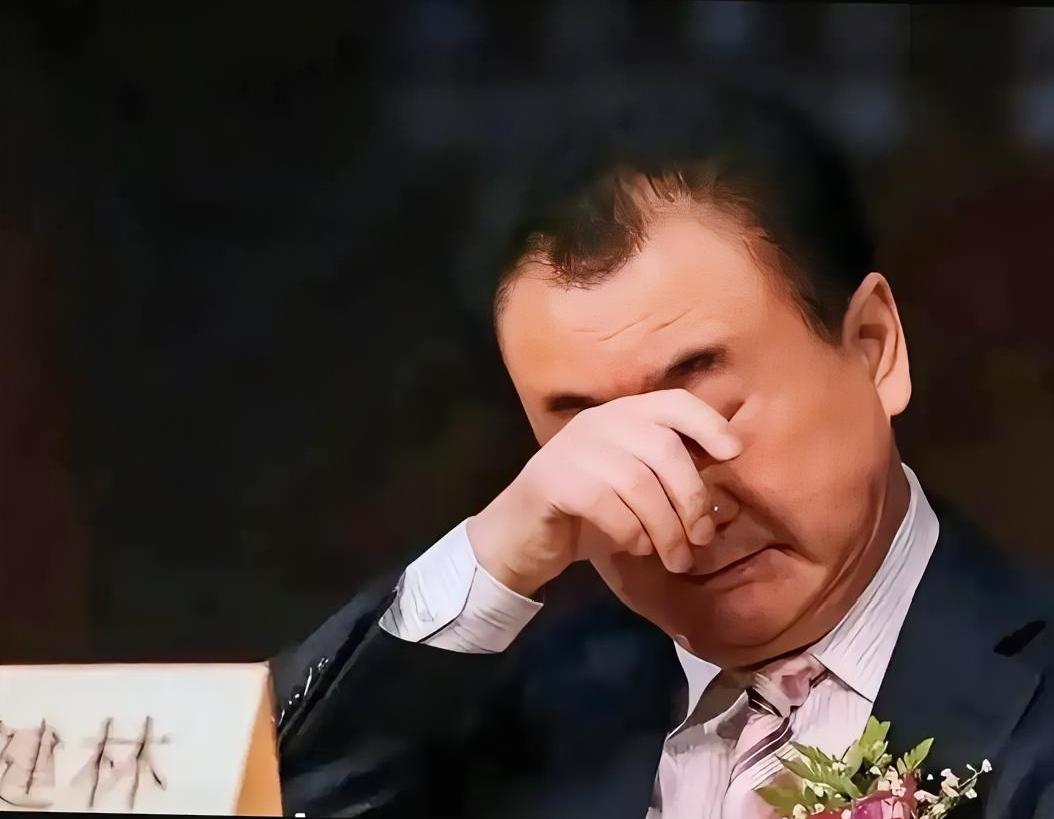 王健林“限高”解封！咋咋呼呼一天的“限高”这俩字比热搜还烫手。如今又被悄悄撤