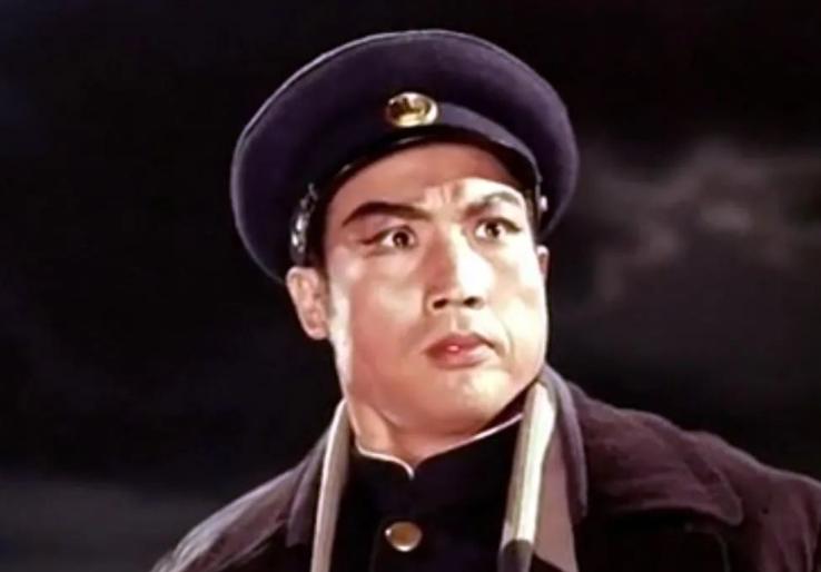 1977年，曾因饰演《红灯记》李玉和红遍全国的钱浩梁，被撤销党内外一切职务、停止