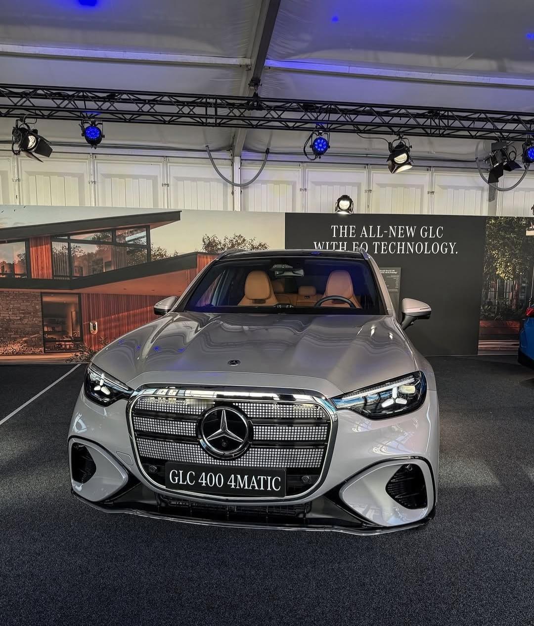 奔驰全新GLC4004MATIC：豪华中型SUV的电动化新诠释作为奔驰中型豪