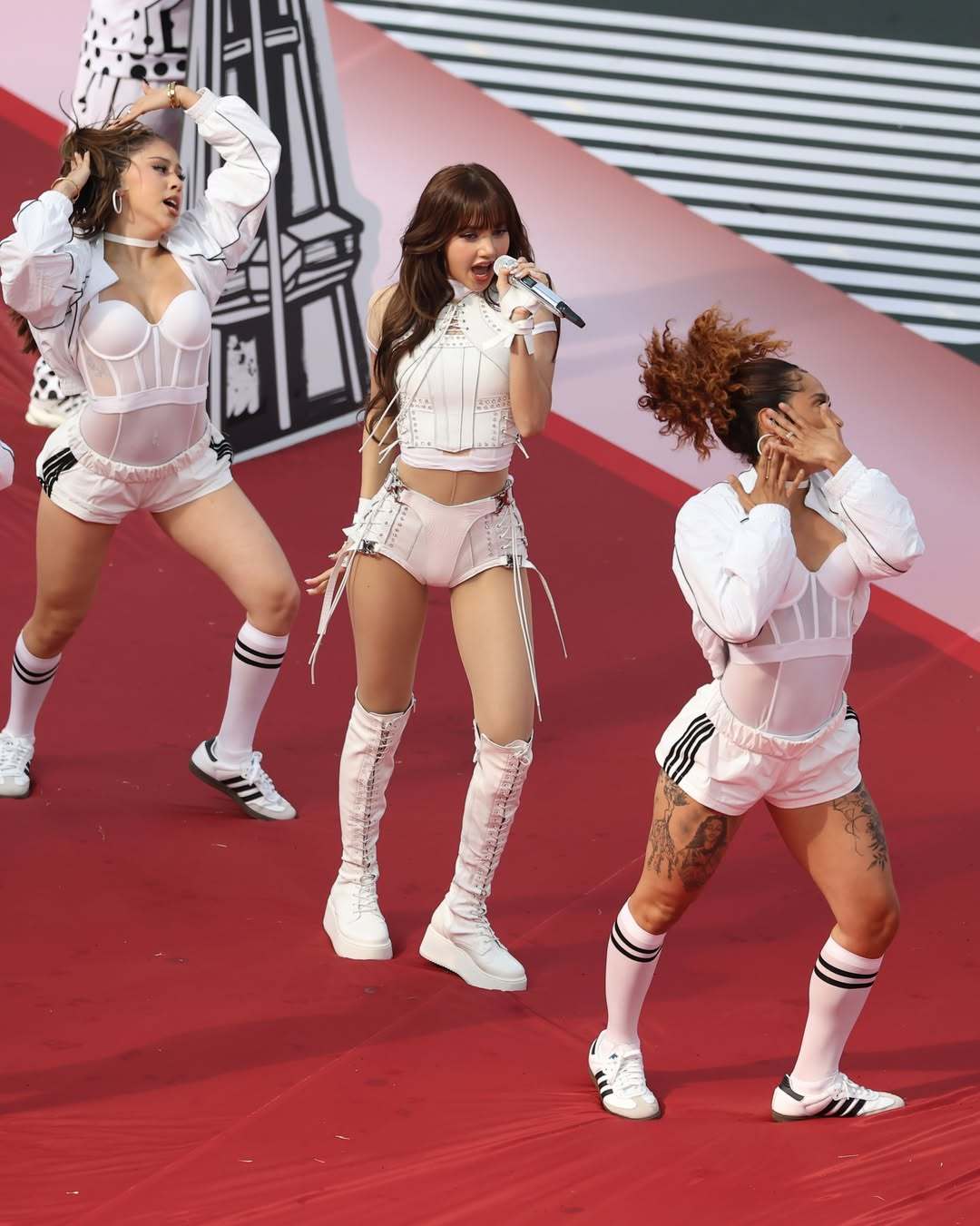 亚女一Lisa来袭💥Lisa开幕式舞台世界杯时尚赛场美国的开幕式表演圆满落幕