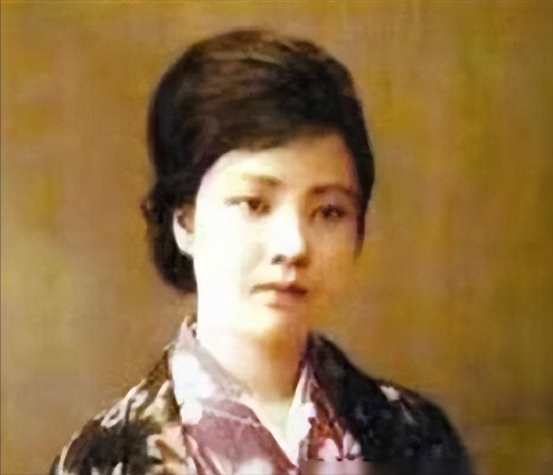 1928年，日本富家女不顾家人反对，远嫁数学家苏步青。哪料，日军侵华期间，富家女
