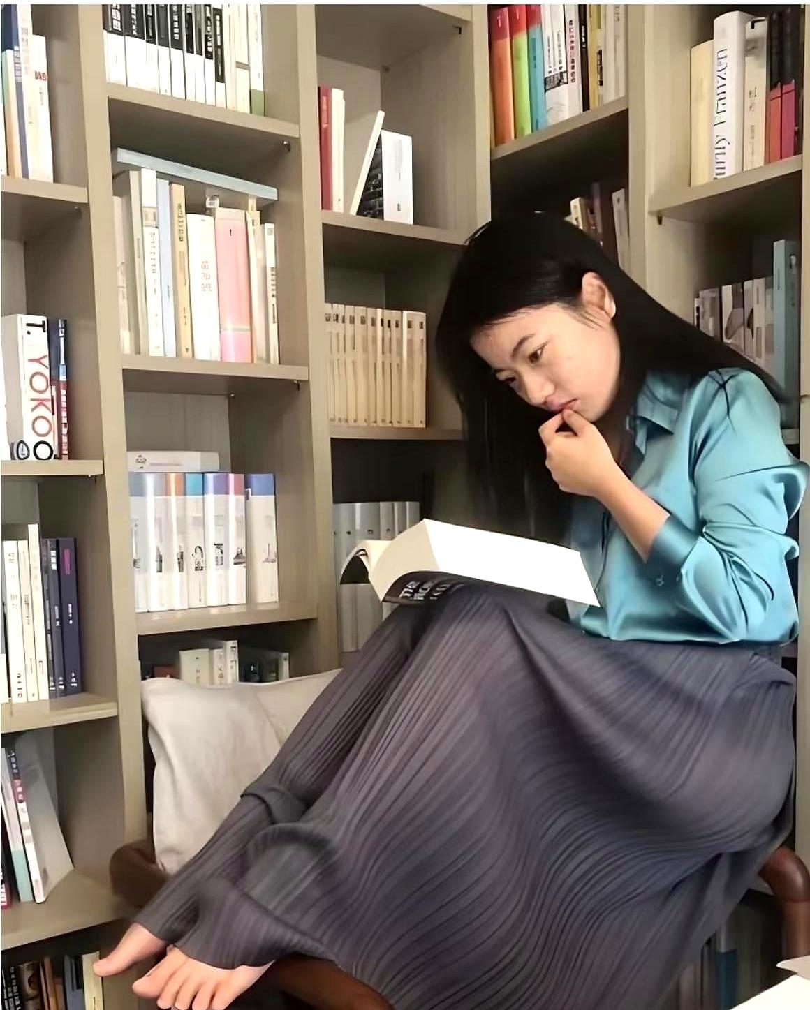 见过坑爹坑妈的，你见过把导师直接坑到“停牌”一整年的吗？才女蒋方舟这波操作，真