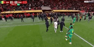 一个滑稽的新闻：非洲足联宣布，塞内加尔被判在非洲杯决赛中弃权，决赛按0–3判摩洛