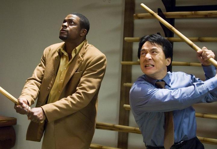 这才是，今天影视圈最大的事情。原来成龙有一位世界级网红粉丝，美国总统特朗普，