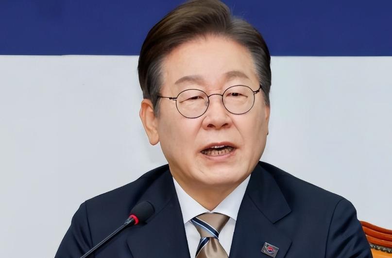 大年初三，咱们正如火如荼地过大年，这世界却一点也不让人省心，接连爆出三个惊天大雷