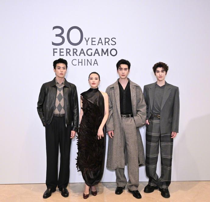 最近高圆圆和陈星旭一起出席活动，两位搭配的都很有魅力，看起来有都很年轻。高圆