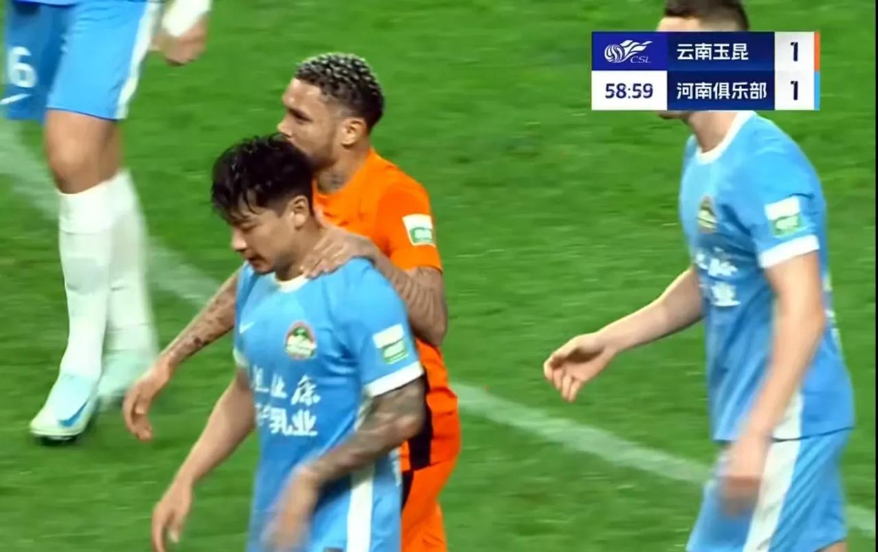 何超乌龙送礼，恩里克点射制胜，云南玉昆2-1逆转河南队。6月26日，中超第15