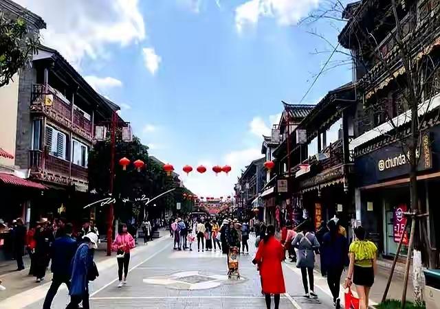 官渡古镇超值得一游！上午先去官渡古寺，感受千年禅宗文化，让心灵在梵殿宝刹间得到