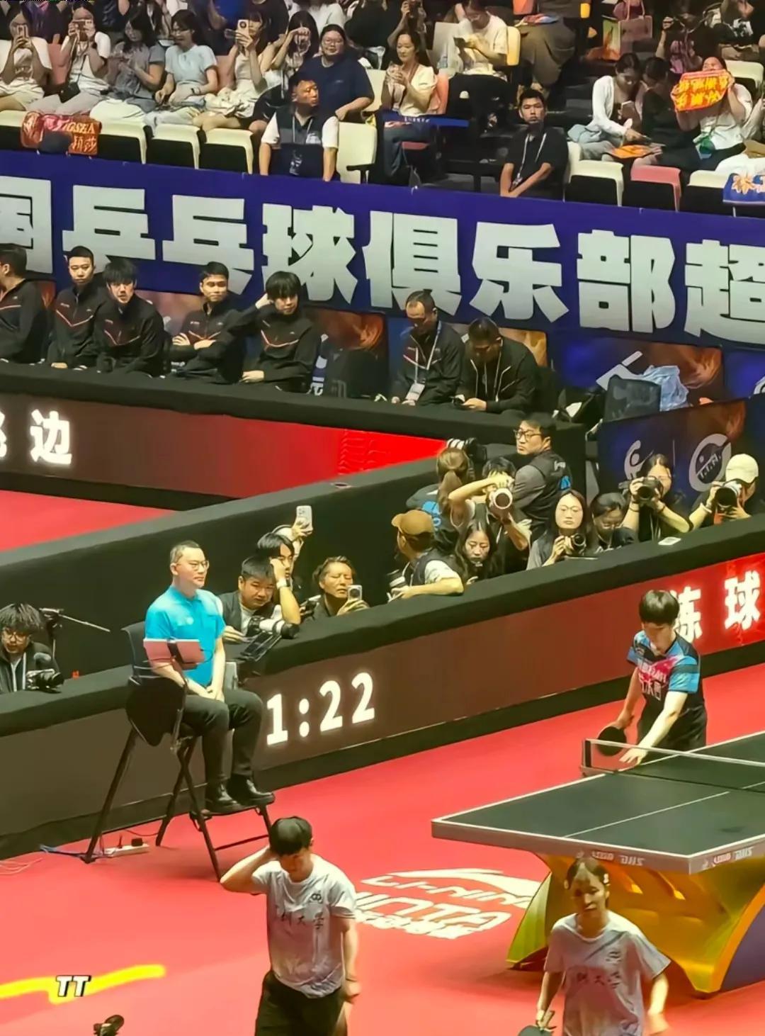王楚钦你老实交待你是不是在偷偷学孙颖莎，你们是怎么做到两人神同步的。厦门站是懂