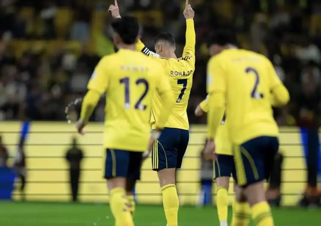 C罗的进球，开始用厘米计算了。昨晚他两个进球被判无效。最可惜那个，马内传球