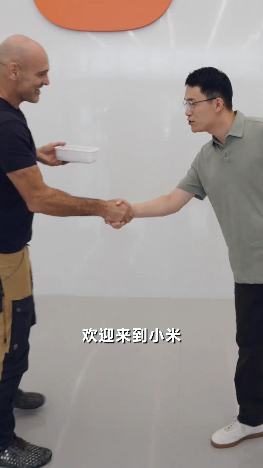 红米请了德爷代言，这几年雷军省的代言费全给王腾用了​​​