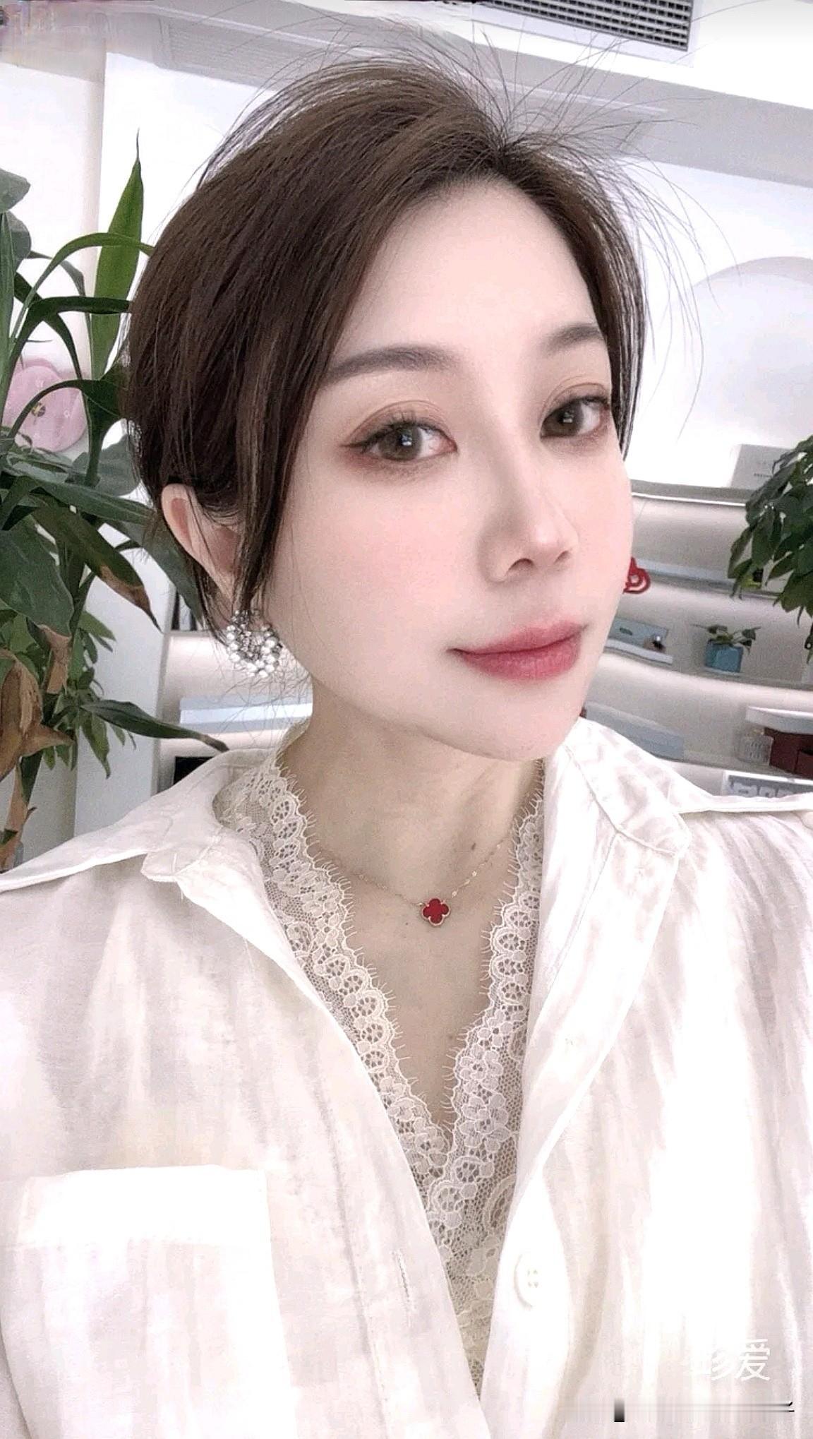 温柔优雅的日常穿搭，简约而不失精致！🌸✨