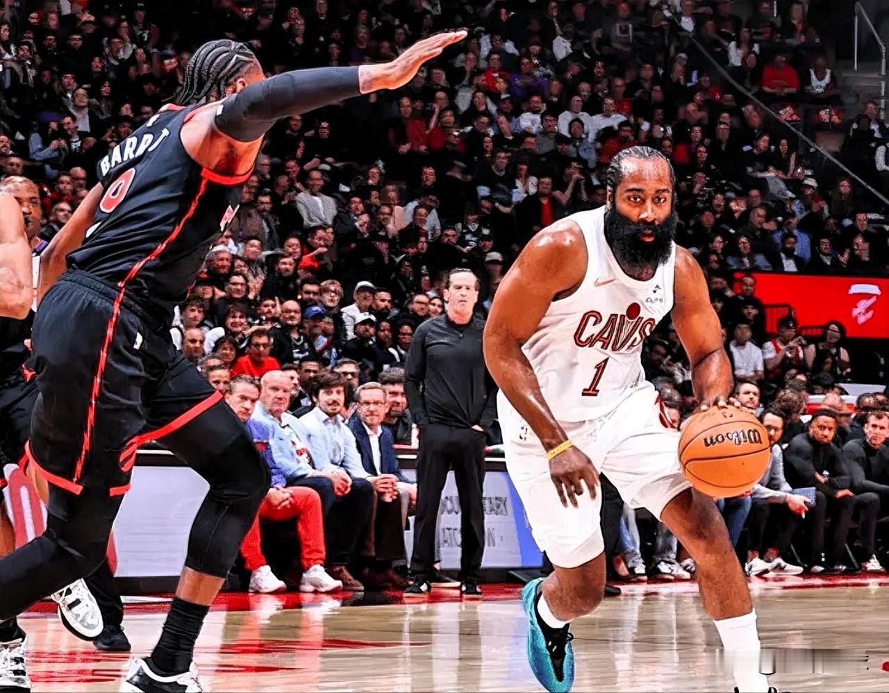 哈登又拉跨了！狂送8失误谁能想到，前两场还手握2-0领先的骑士，G3直接被猛